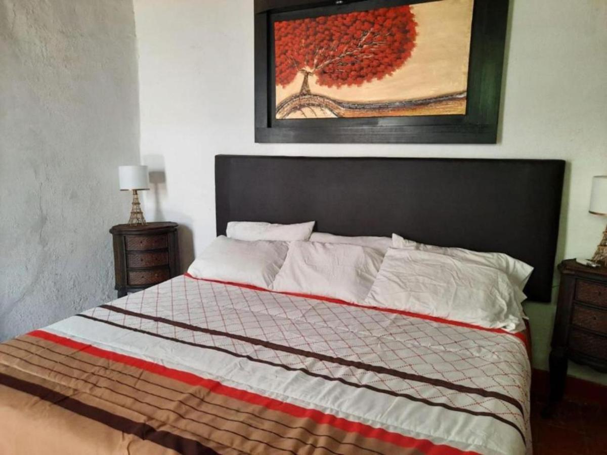 Ikali Hostel Монтеррей Экстерьер фото