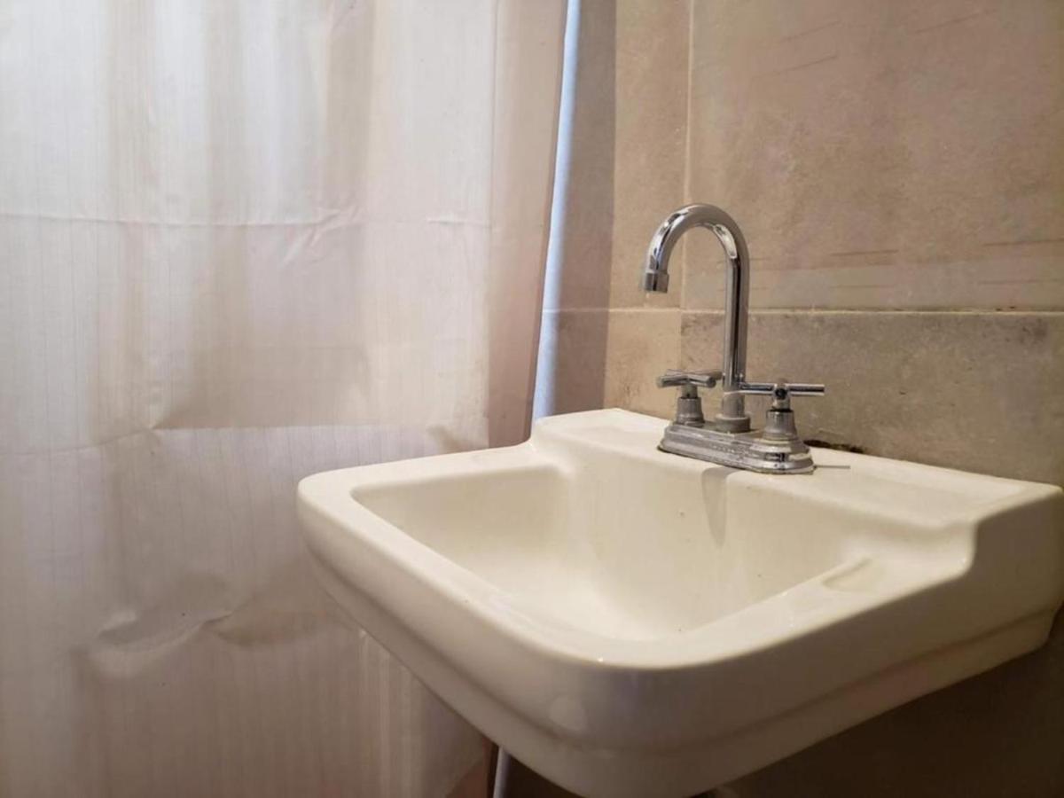 Ikali Hostel Монтеррей Экстерьер фото