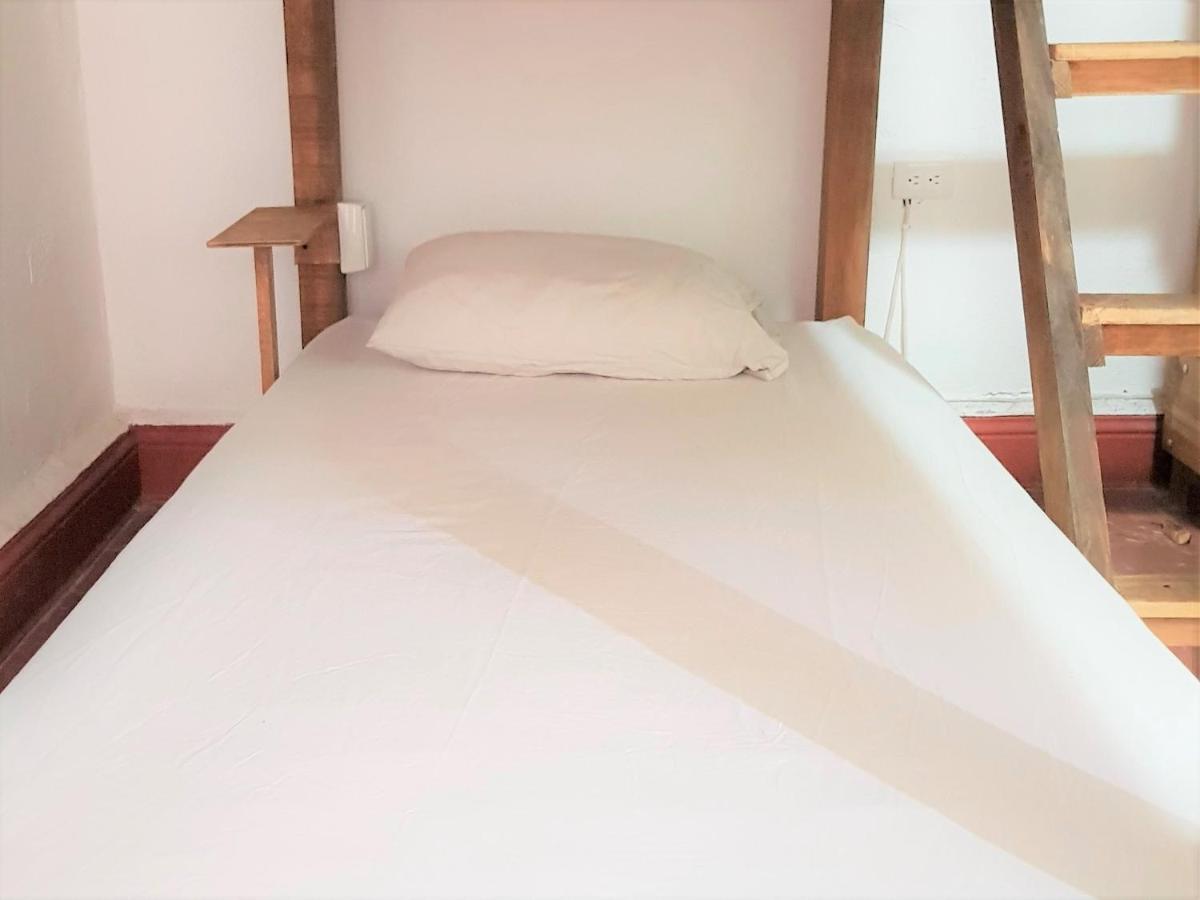 Ikali Hostel Монтеррей Экстерьер фото